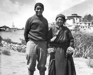 The Blessing That Shaped History: Tenzing Norgay and His Mother at Tengboche Monastery