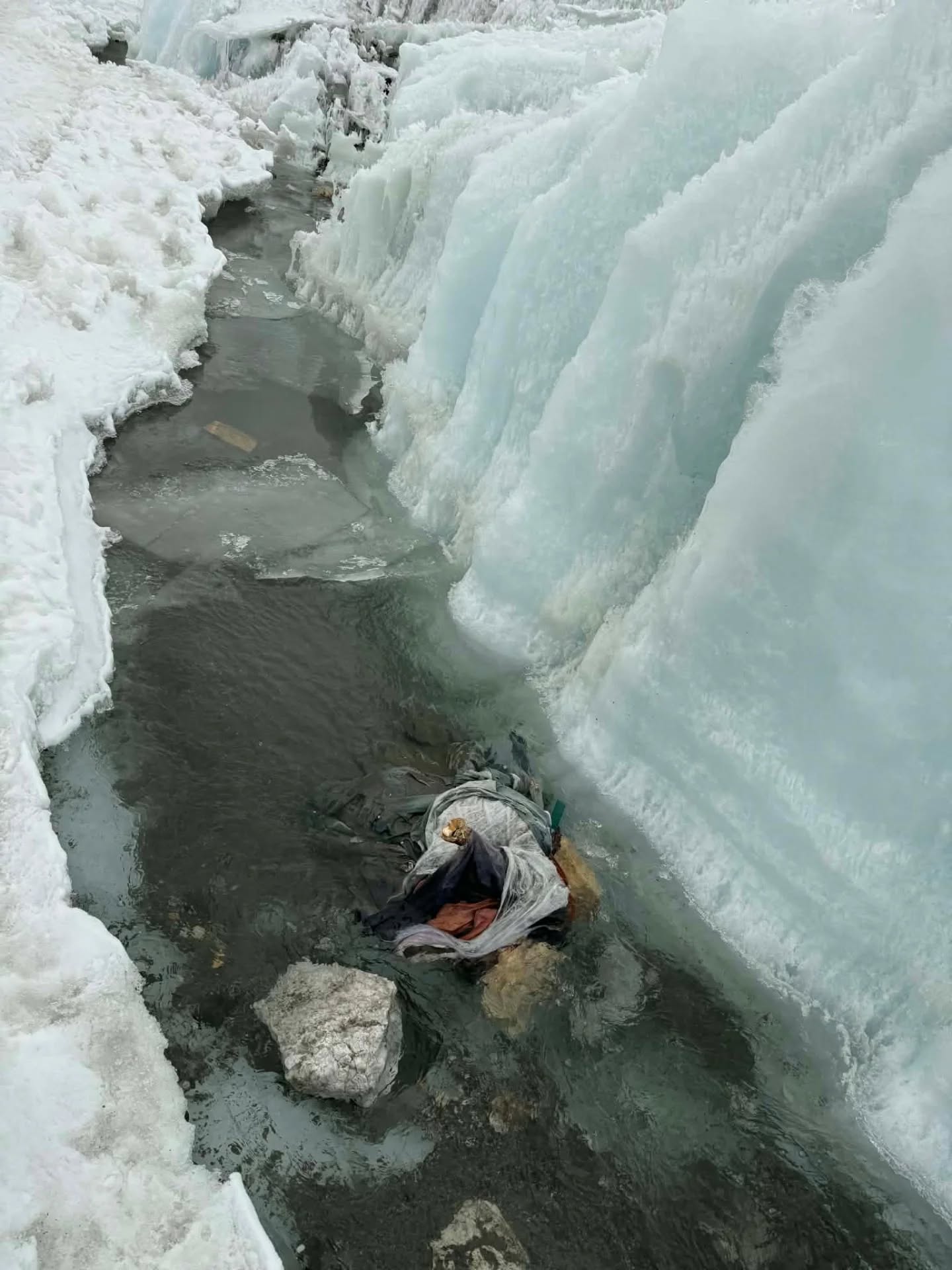Khumbu Glacier Reveals Frozen Tragedy as Everest Faces Climate Warning